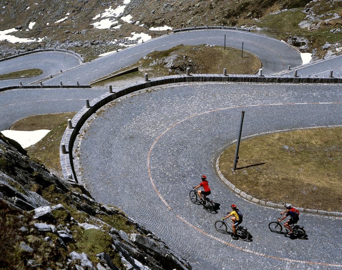 B&B Gottardo Airolo Exteriör bild
