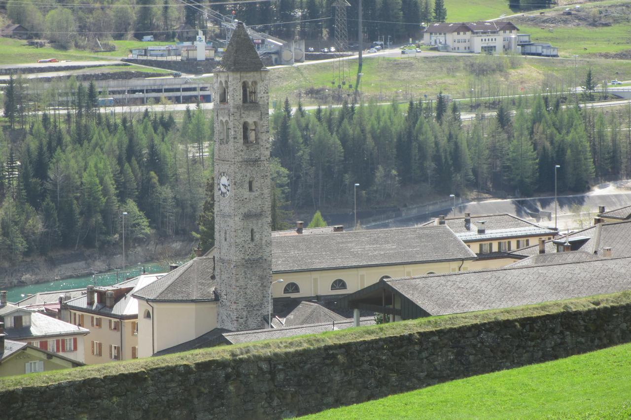 B&B Gottardo Airolo Exteriör bild